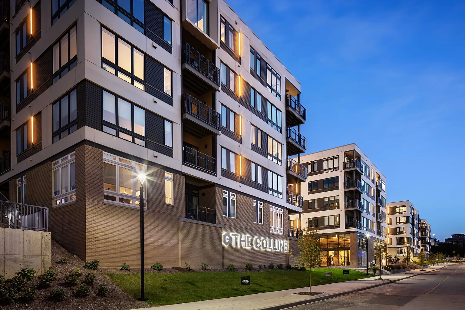 The Collins – photo 4