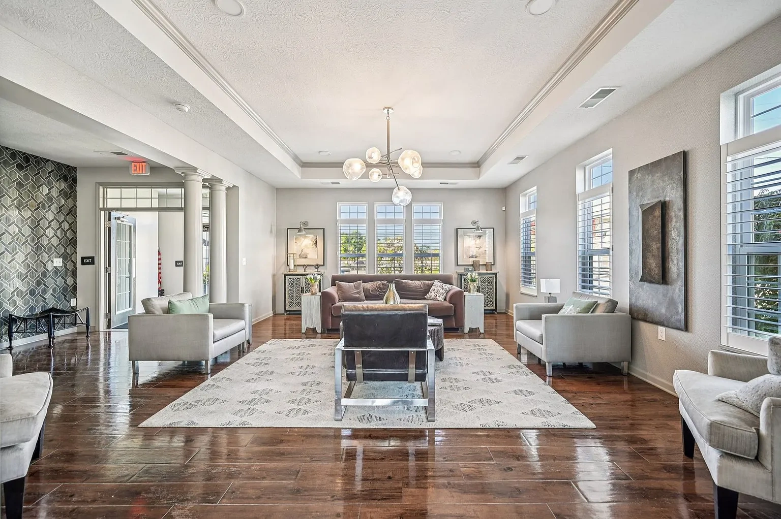 Latham Apartments – photo 2