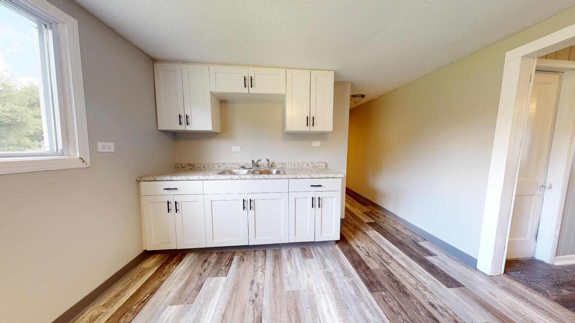 4023 Valley Rd – photo 2