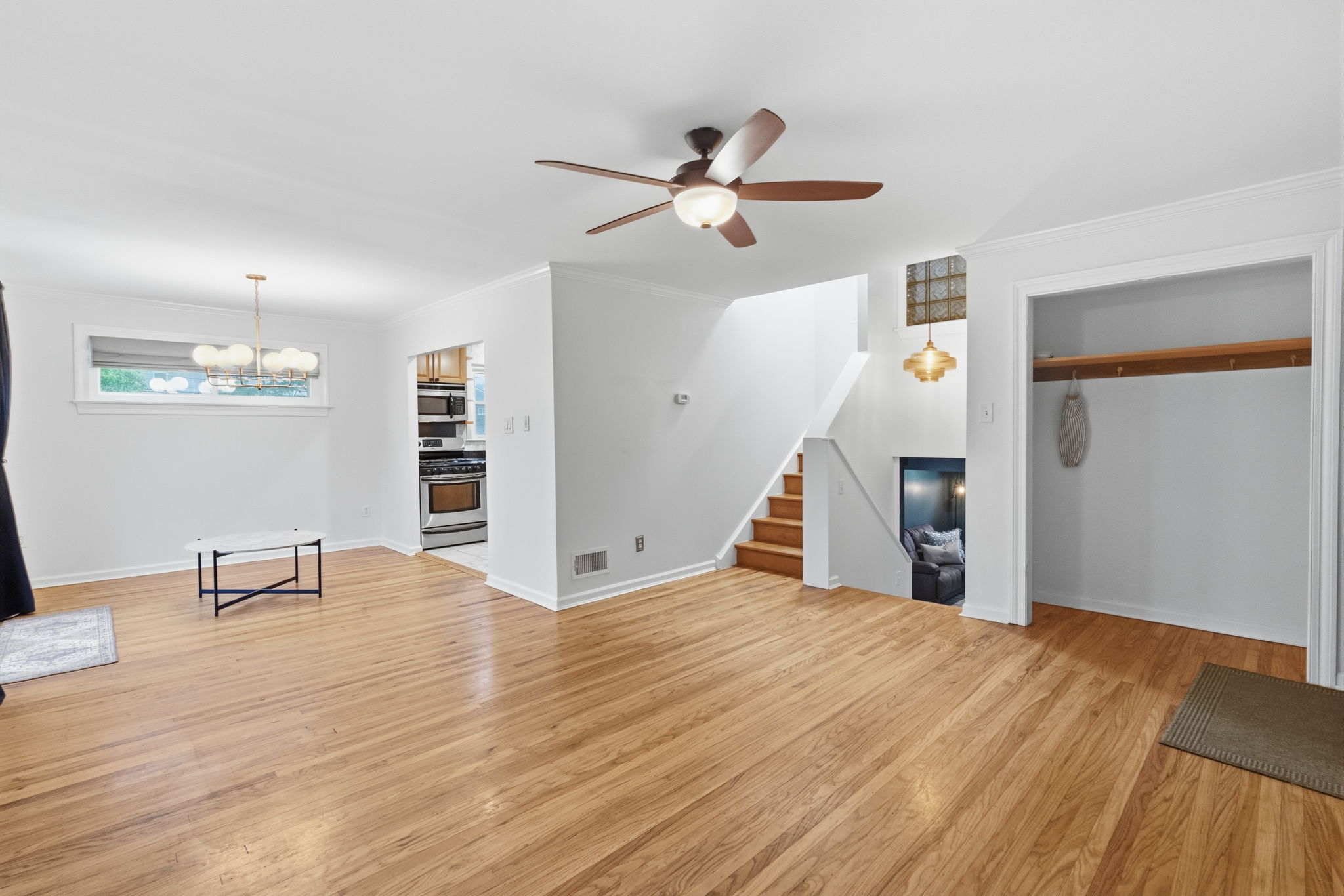 300 Abbott Rd – photo 3