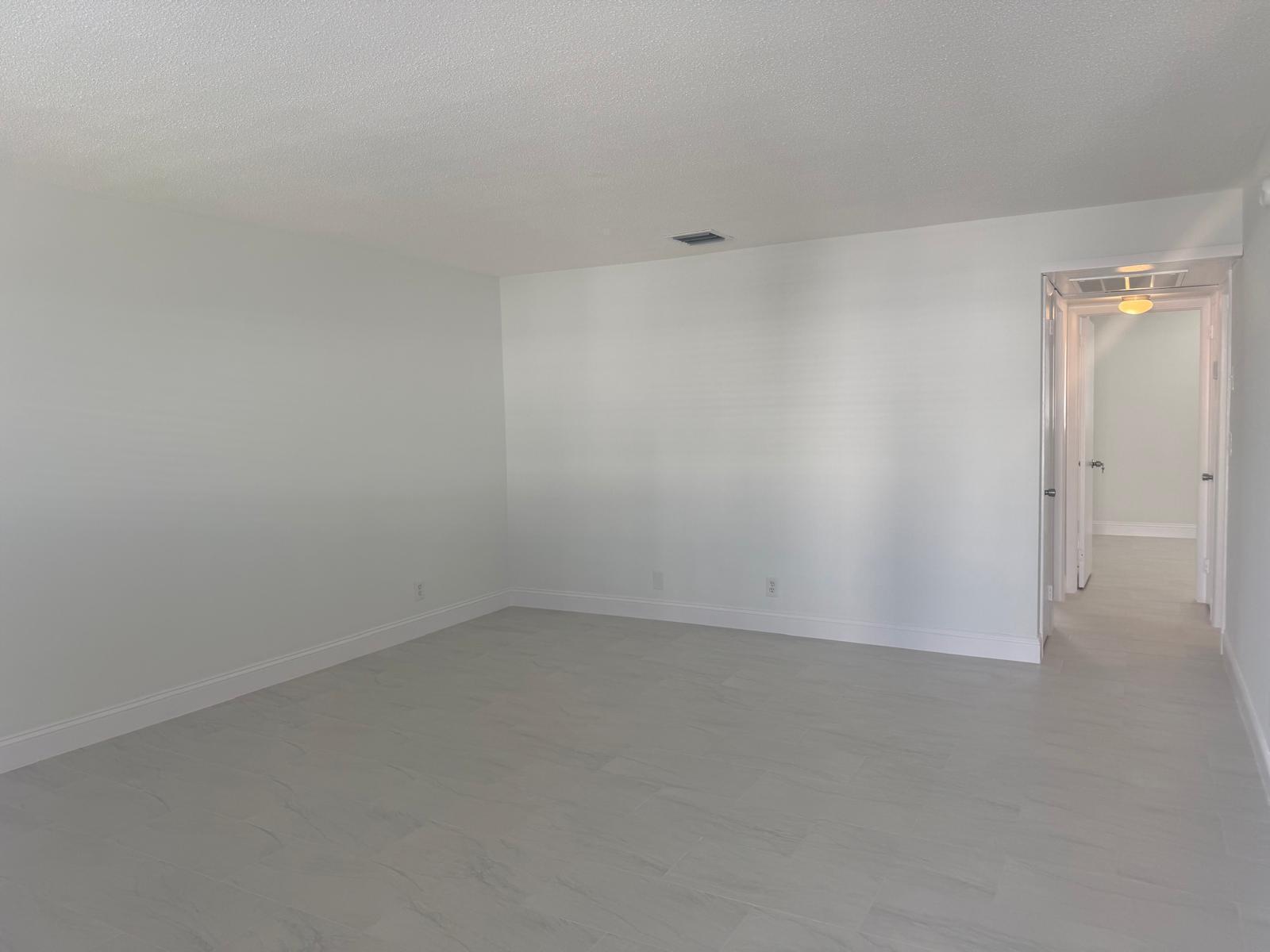 402 Lake Shore Dr unit 202 – photo 4