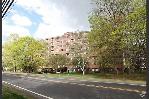Stoneycrest Tower – photo 1
