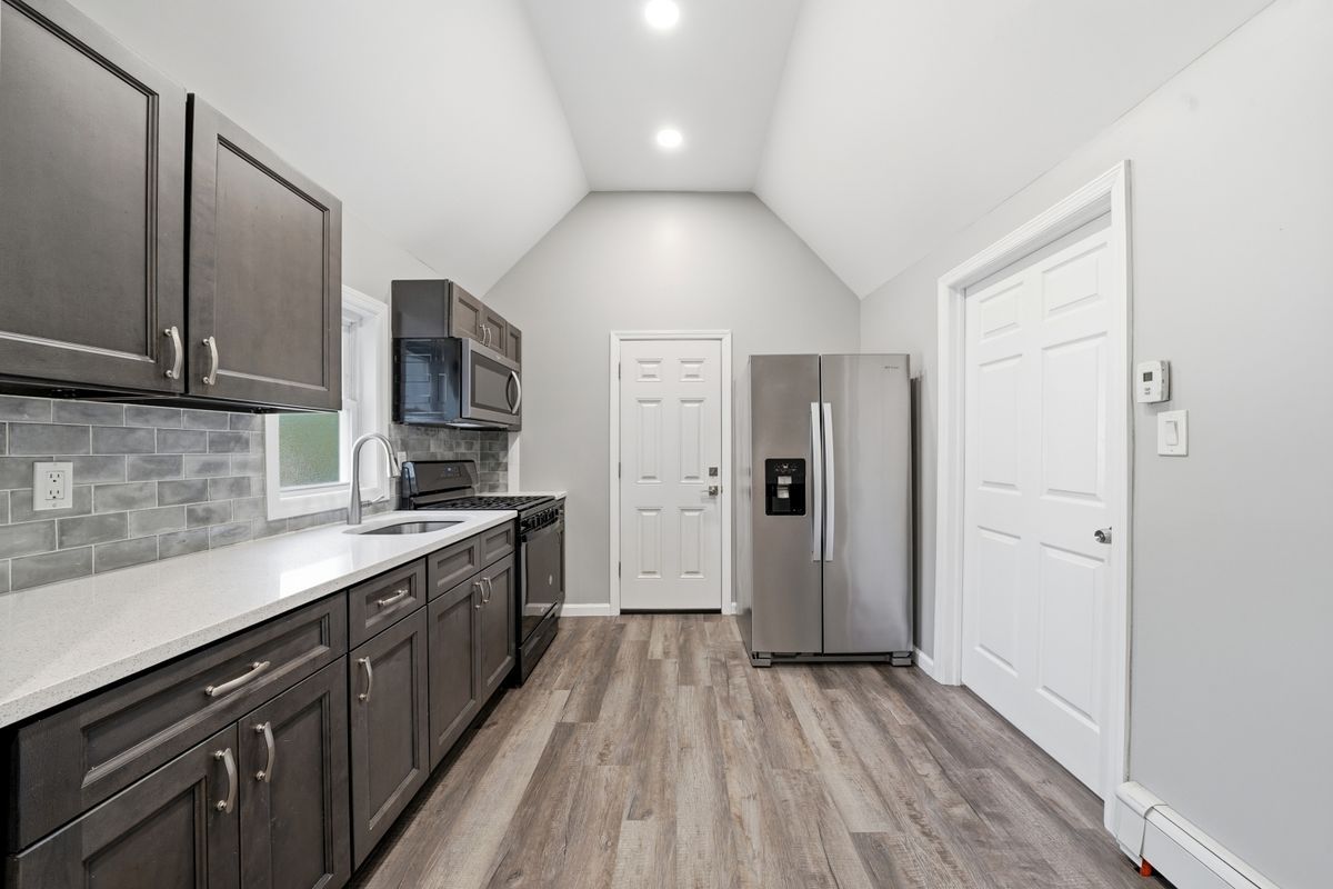 143 Walnut Rd unit B – photo 5