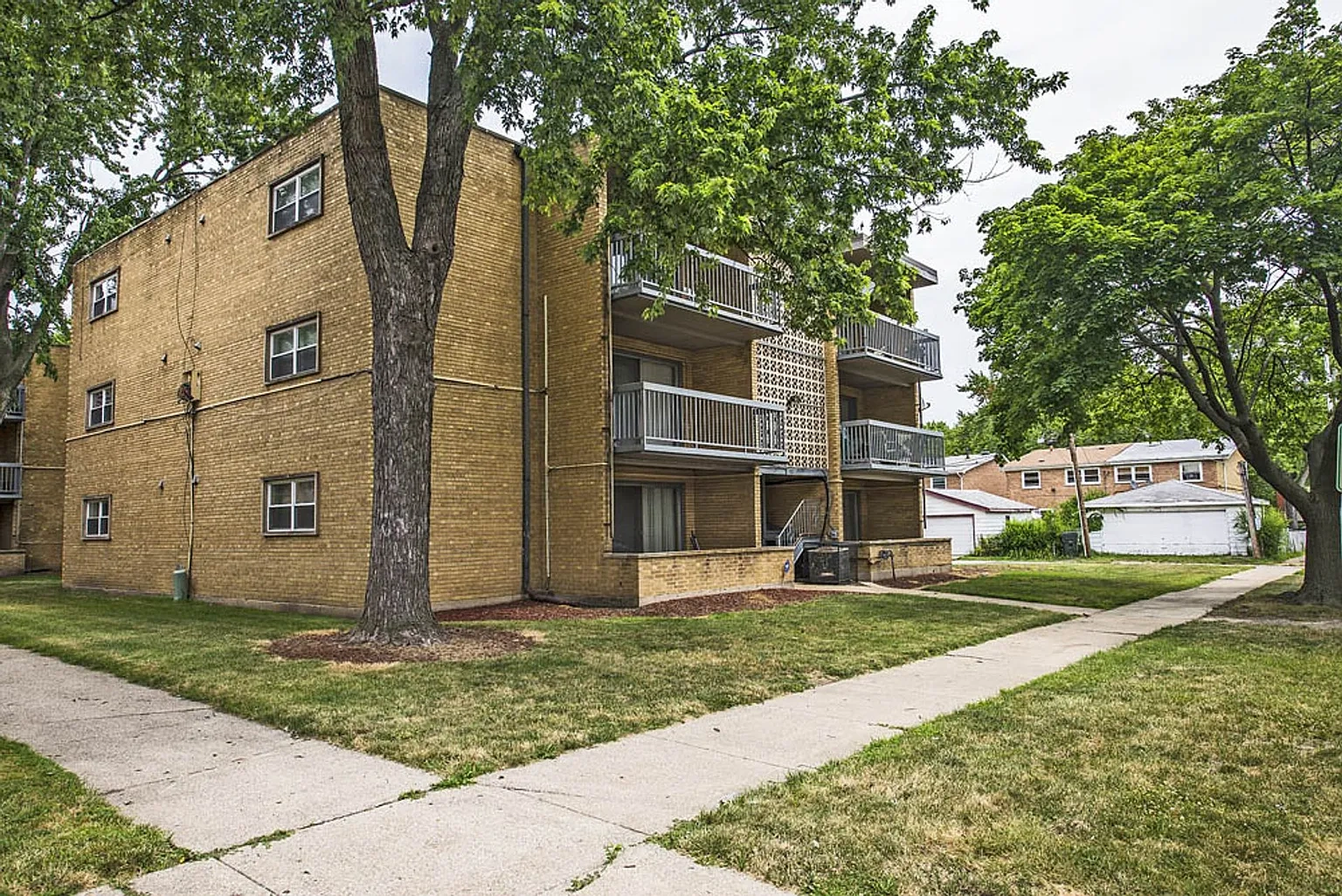 13905 S Clark – photo 2