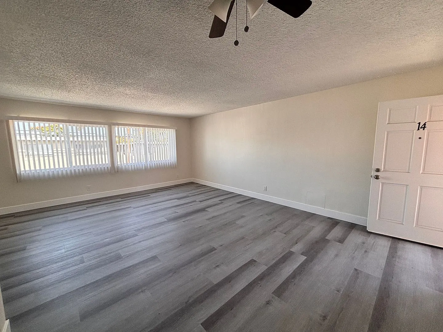 1133 Freeman Ave – photo 5