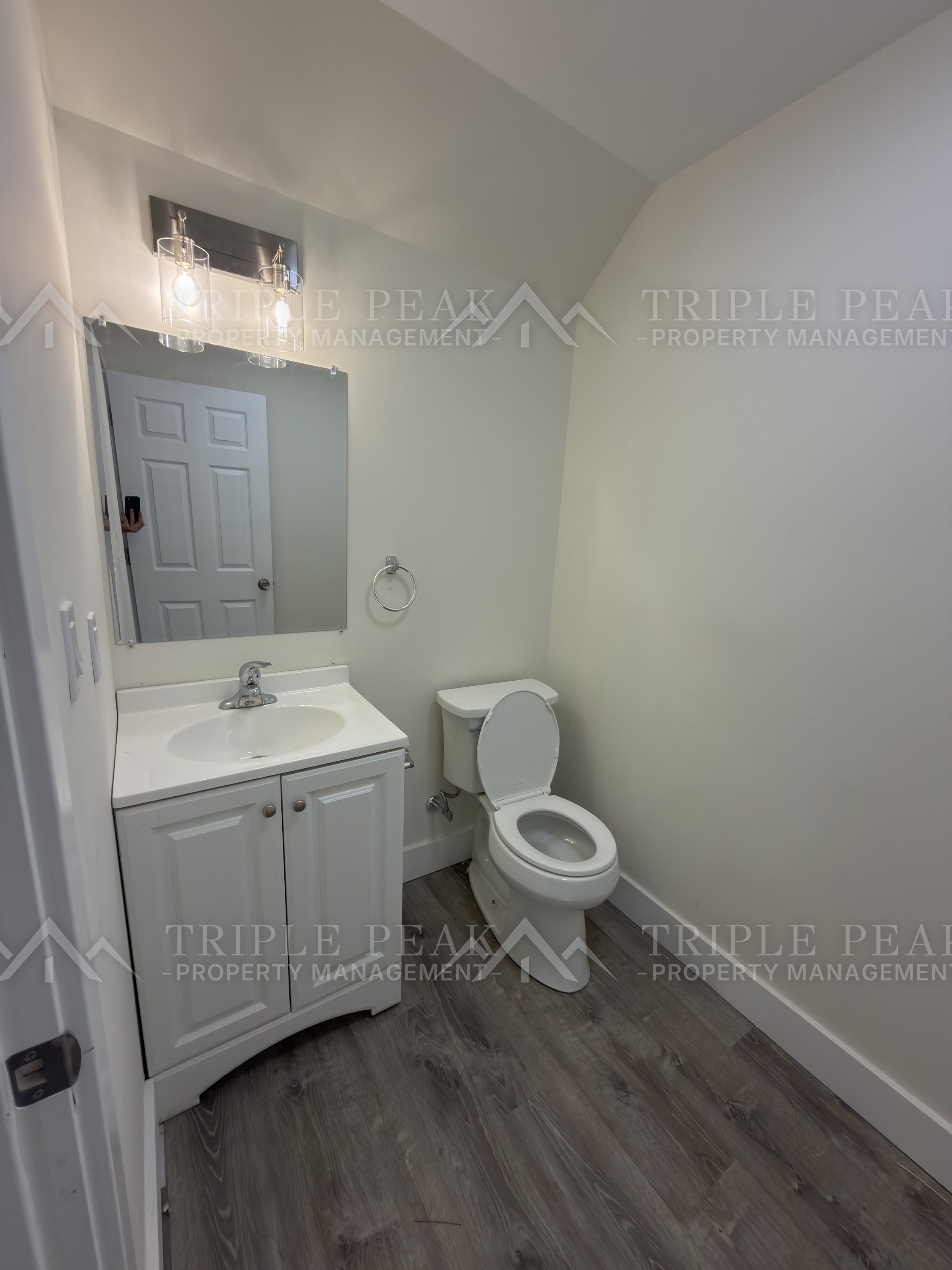 317 E Broad St unit 2 – photo 4