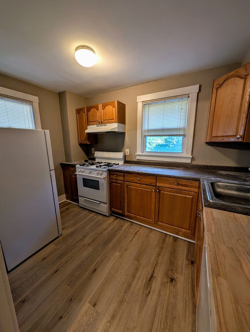 1666 Crafton Blvd unit Unit 2 – photo 2