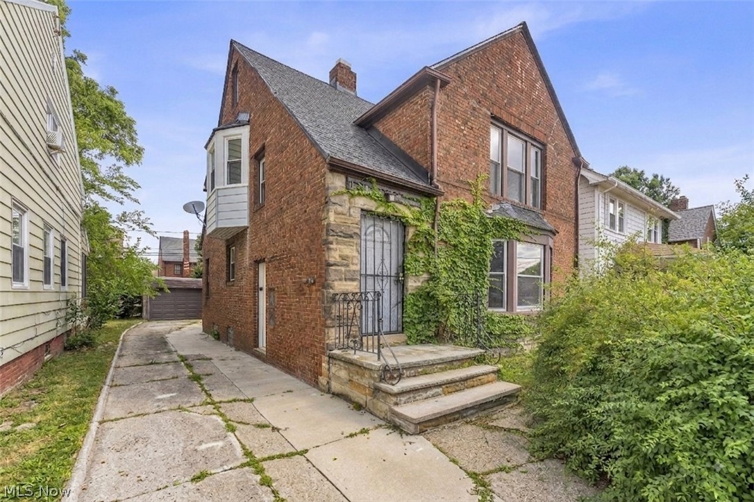 13613 Cedar Rd unit 2/UP – photo 2