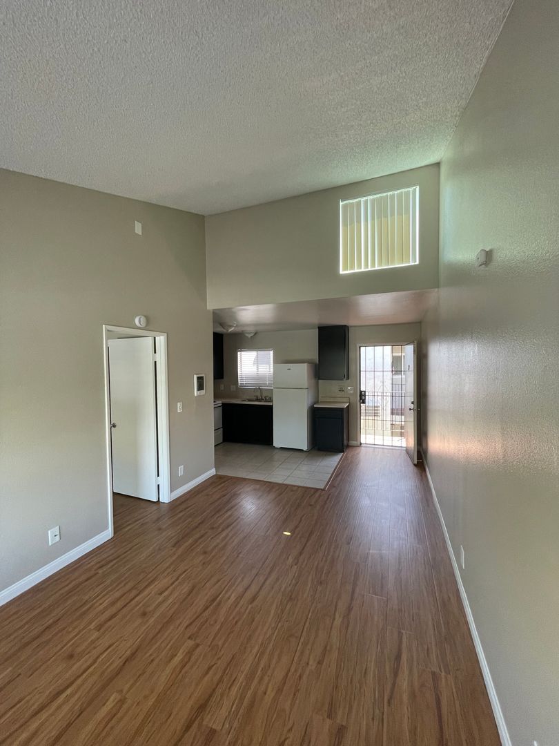 5622 University Ave unit 20 – photo 2