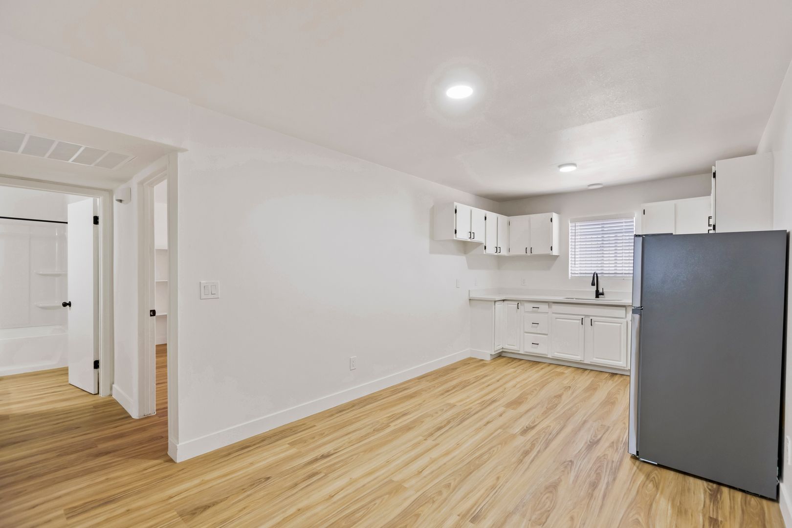 241 W Philadelphia Ave unit B – photo 2