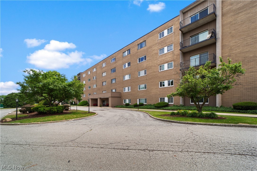 20333 Detroit Rd unit 512B – photo 1