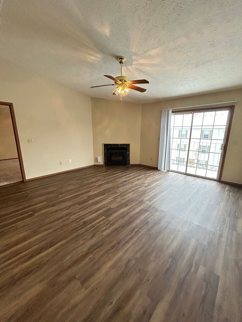 2001 S Morris Ave unit 01 – photo 3