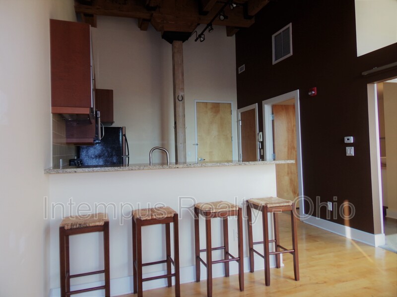 150 E Main St unit 611 – photo 4