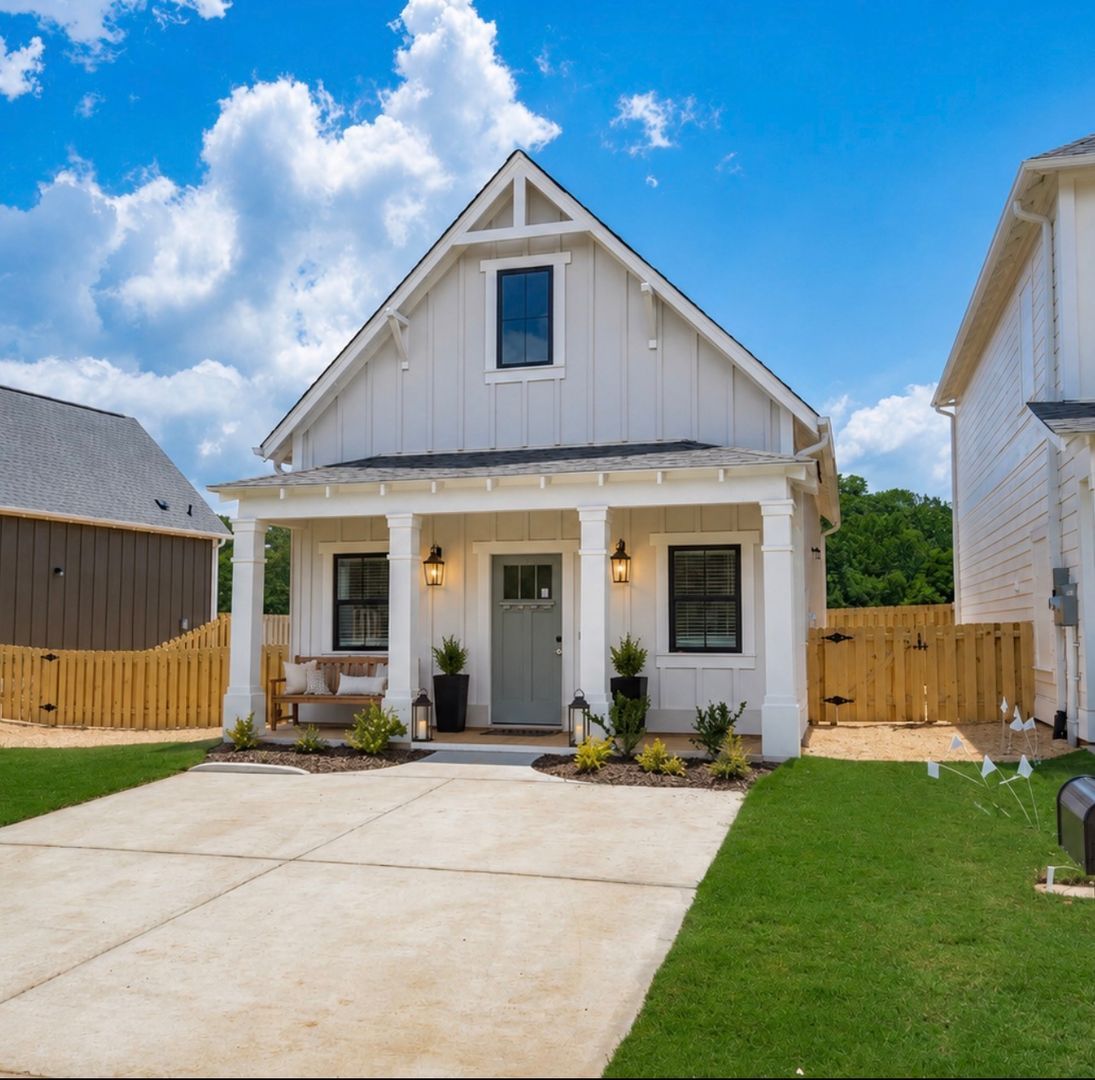 4239 Brevard Blvd – photo 1