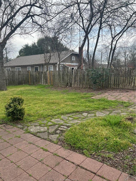 409 Homestead St – photo 4