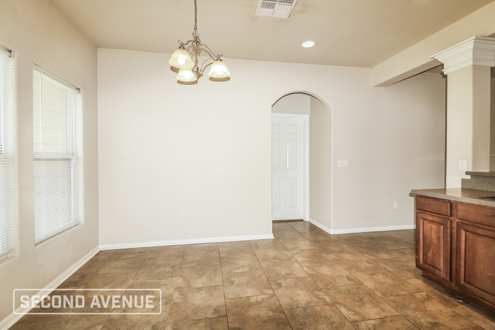 1035 Imperial St – photo 4