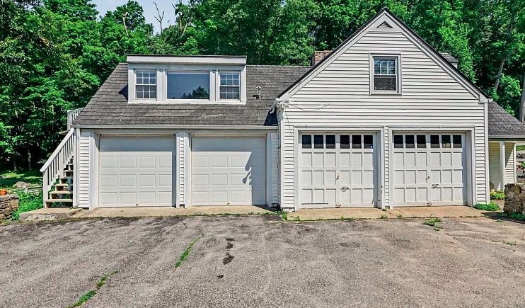 723 Riverbank Rd – photo 1