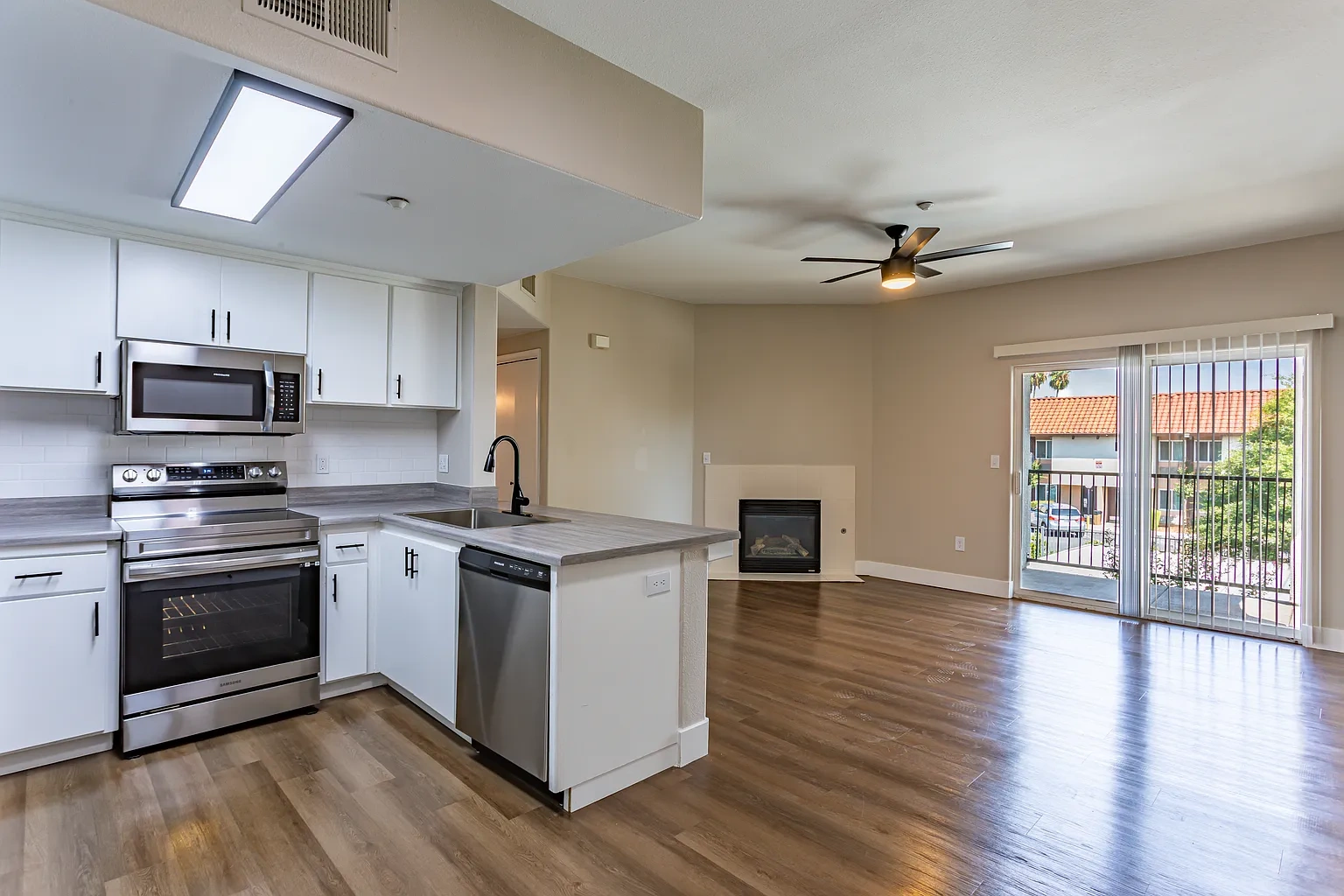 Luxe Apartments – photo 3