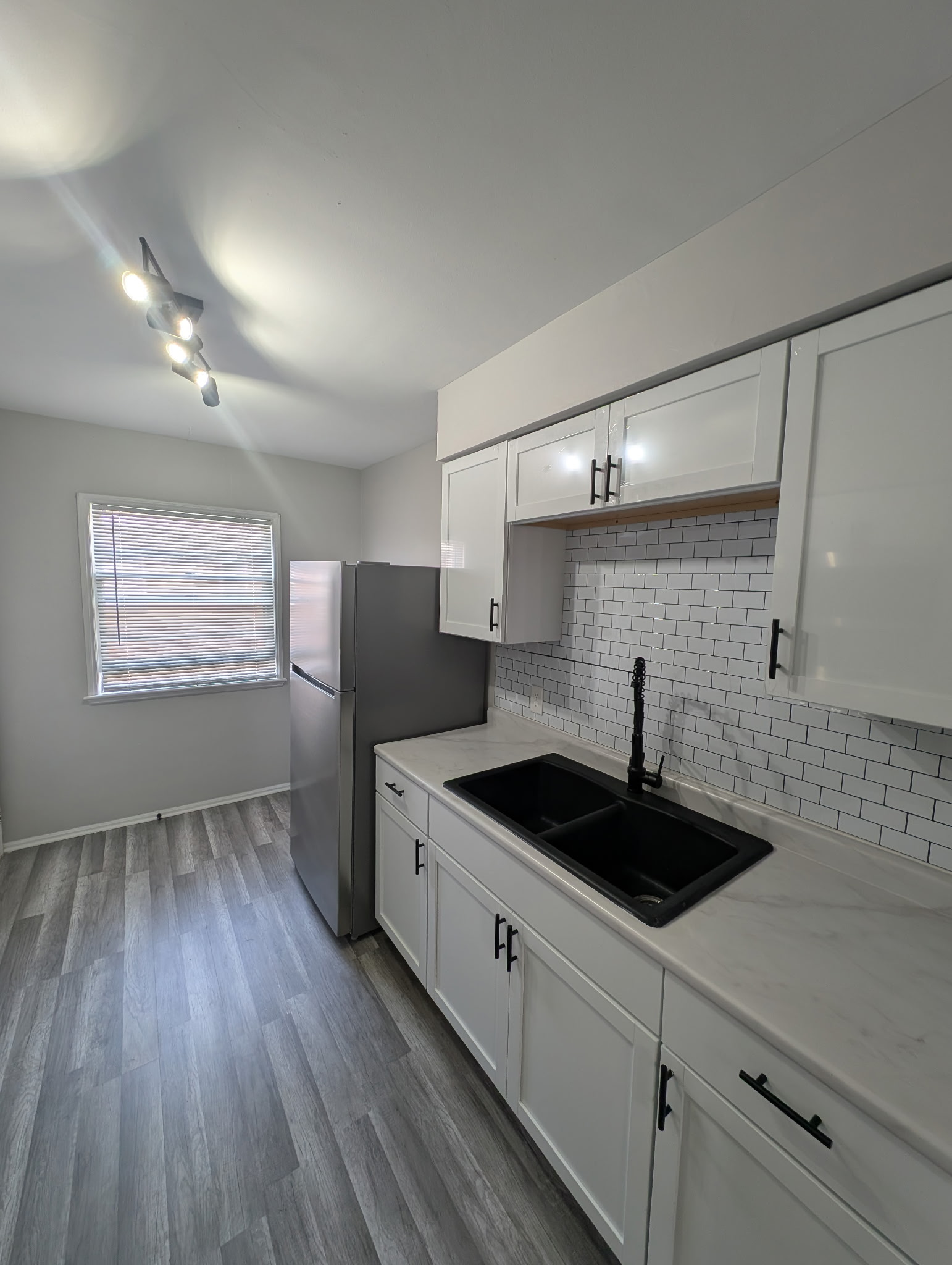 3355 Warren Rd unit Up – photo 1
