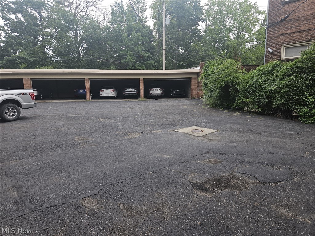 2545 Kenilworth Rd unit 11 – photo 2