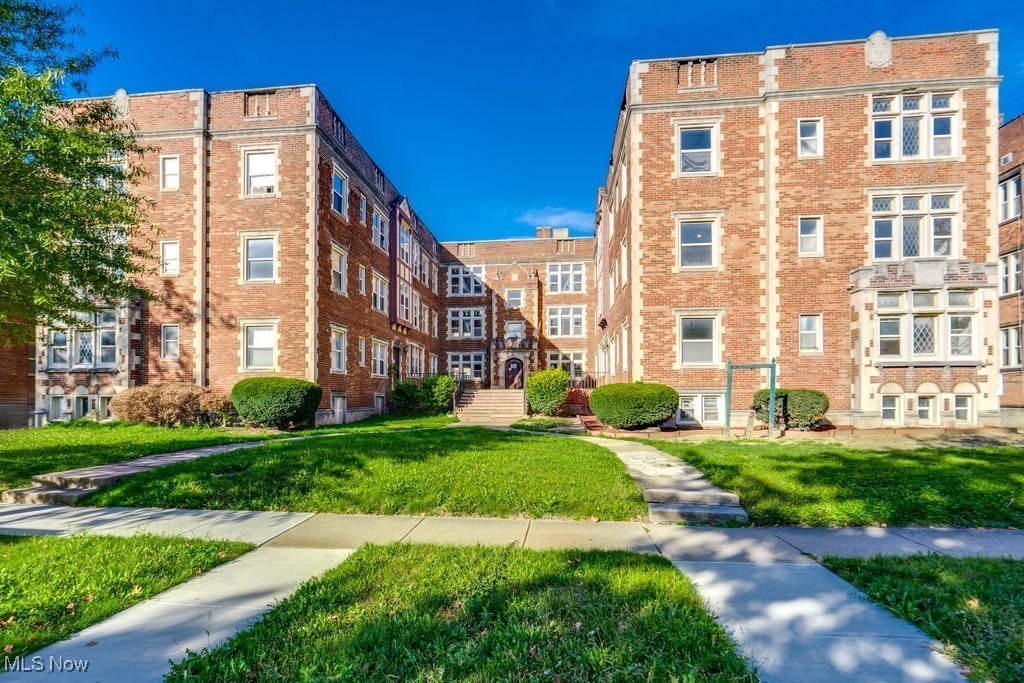 2828 S Moreland Blvd – photo 2