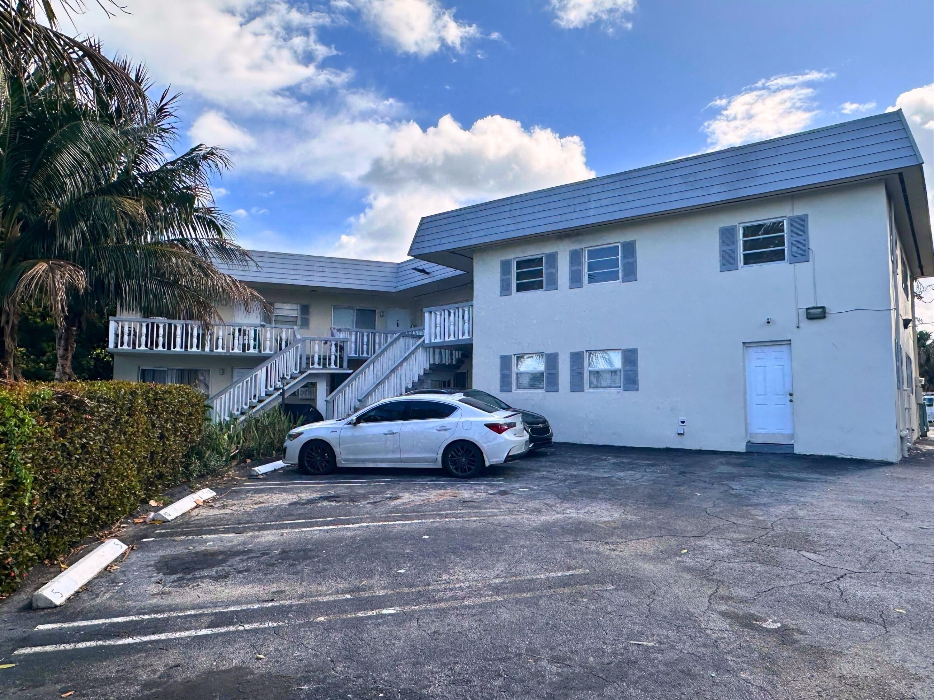 519 W Kalmia Dr #2 – photo 3