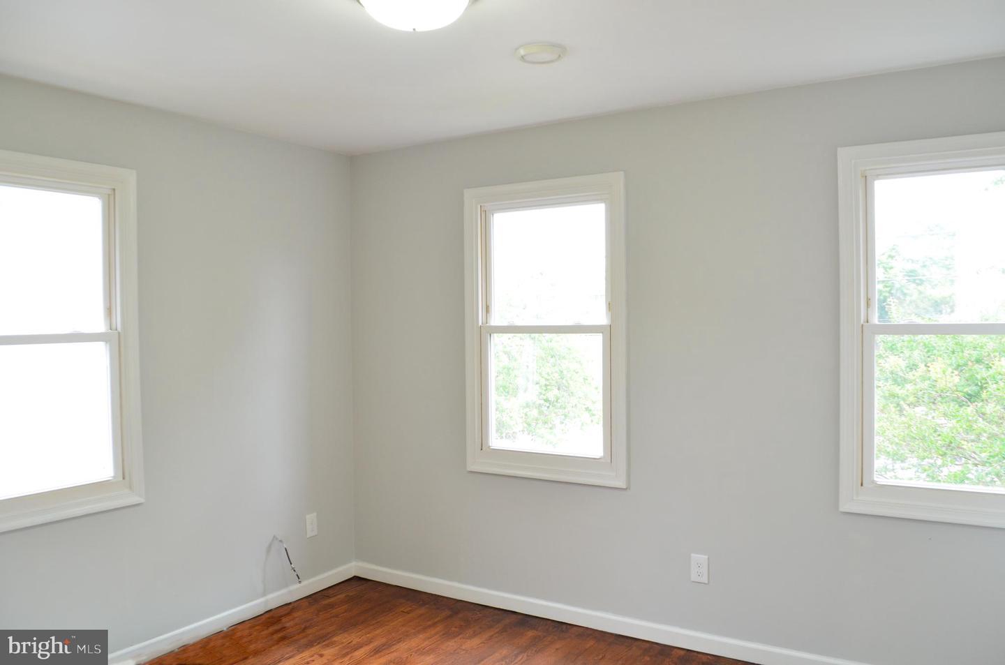 4801 Bass Pl SE – photo 3