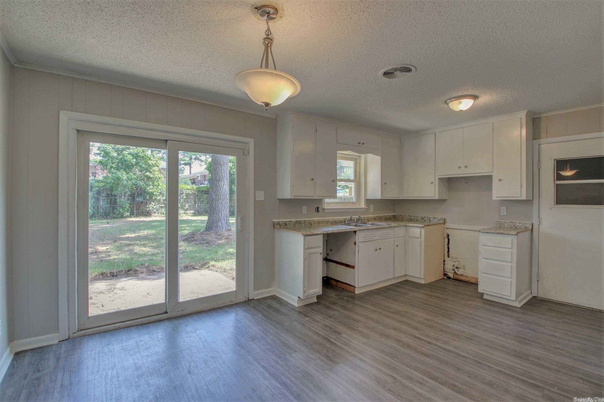 5806 Southwick Dr – photo 3