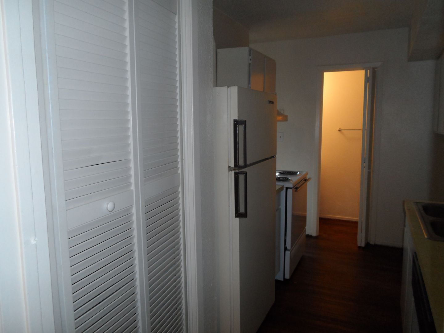 1400 Holleman Dr – photo 4