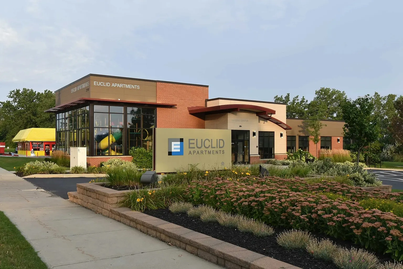 Euclid Apartments – photo 4