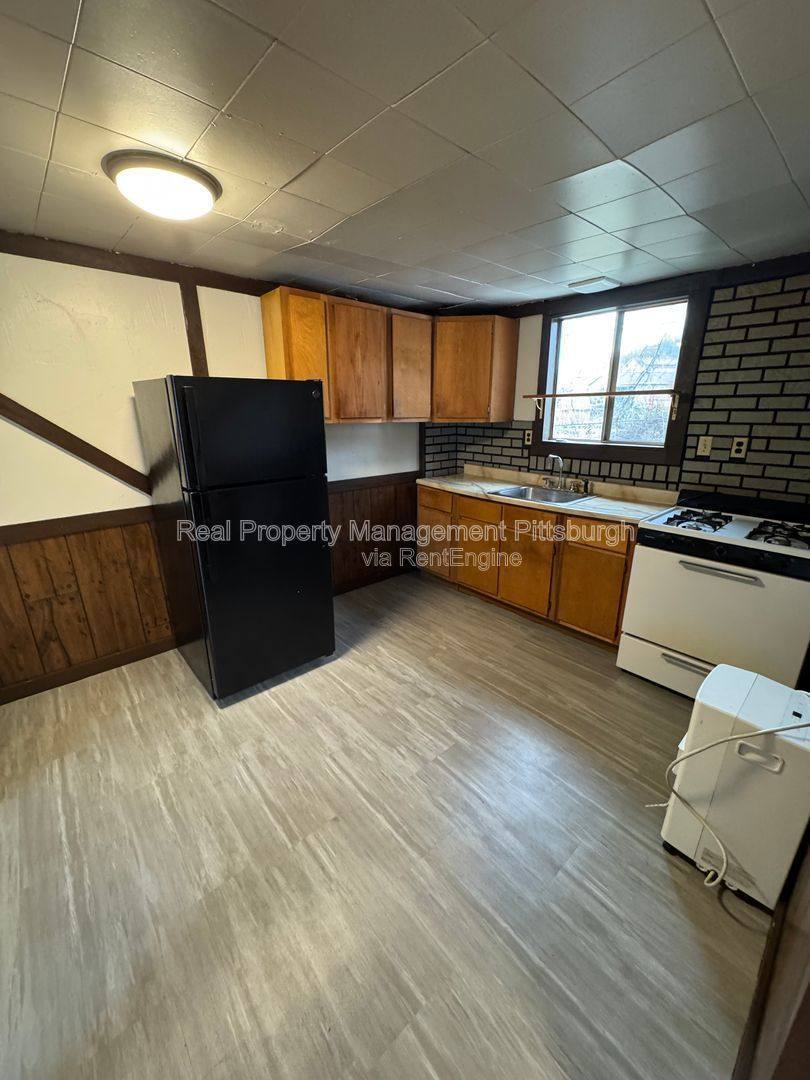 2837 Capitol St – photo 3