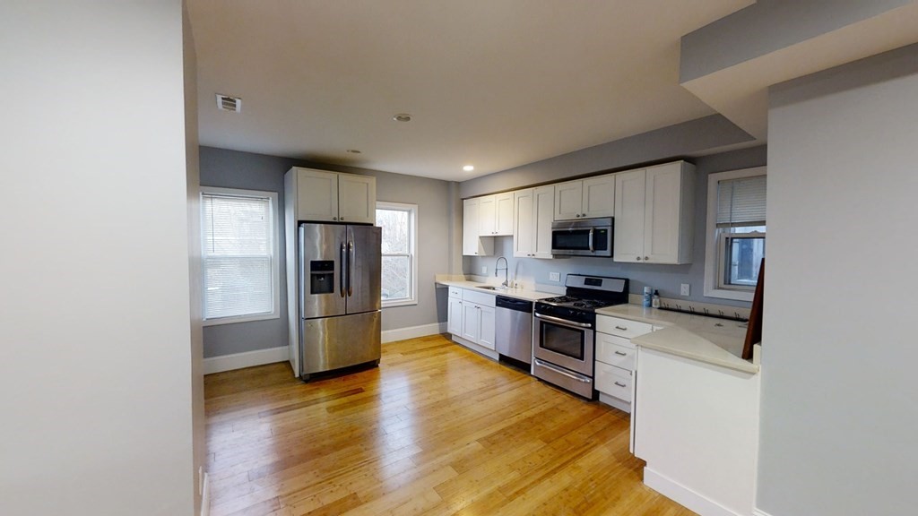 722 Saratoga St unit 3 – photo 1