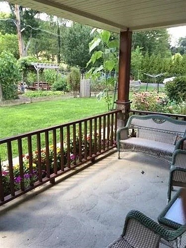 320 Lakeside Dr N – photo 3