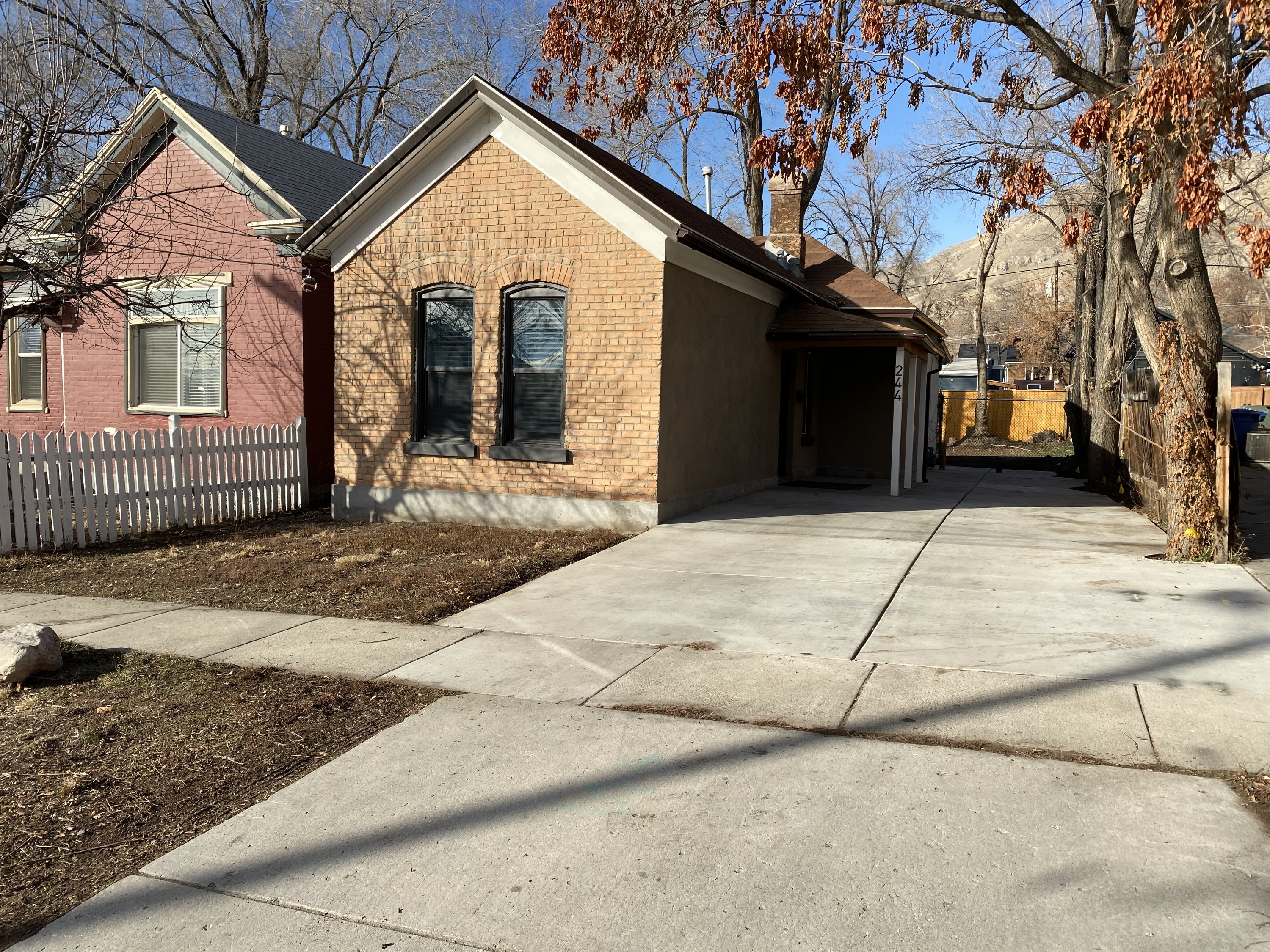 244 Fern Ave N – photo 1