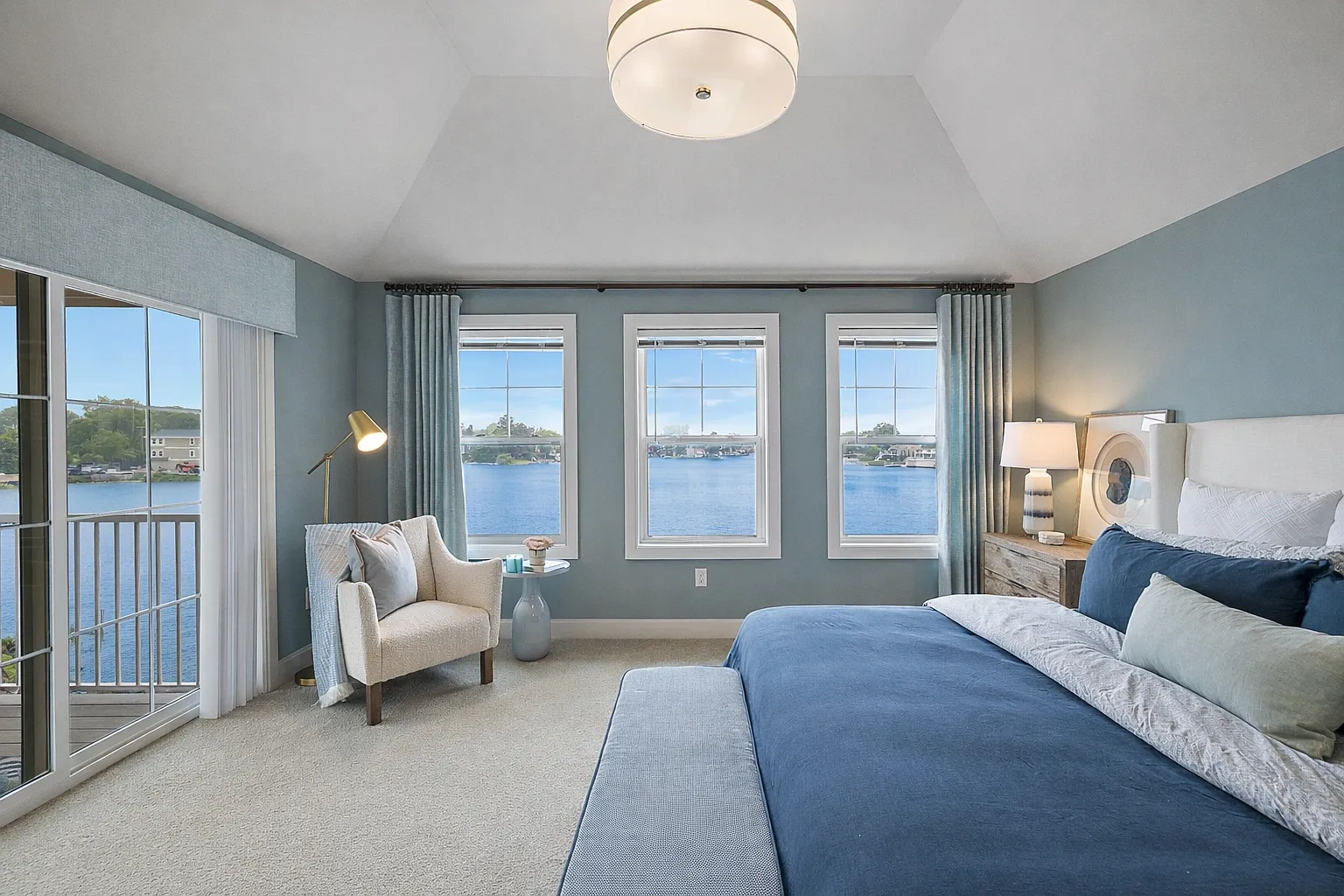 Mystic Cove - Luxury Lakefront Living – photo 2