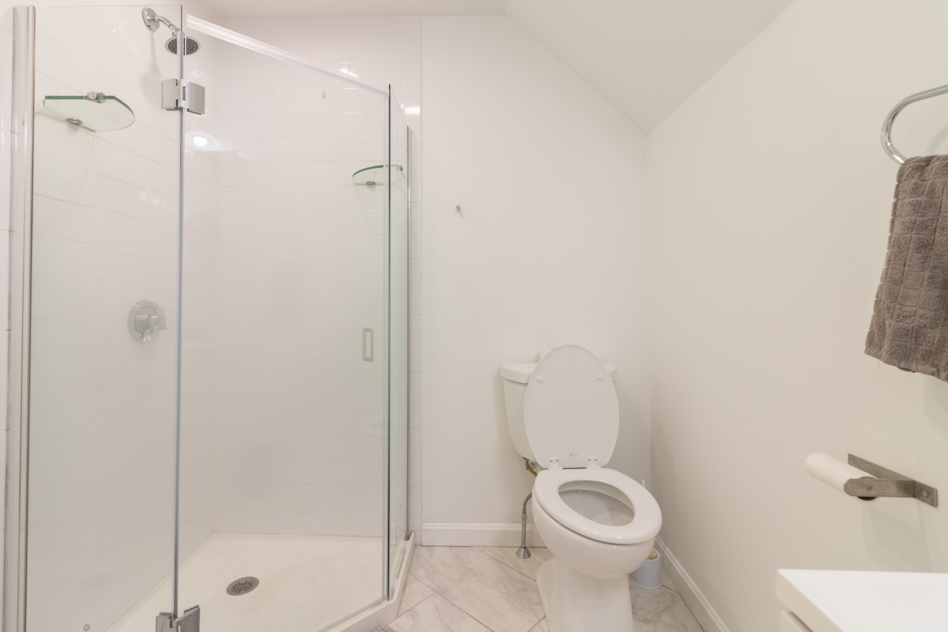 1057 Saratoga St unit 4 – photo 5