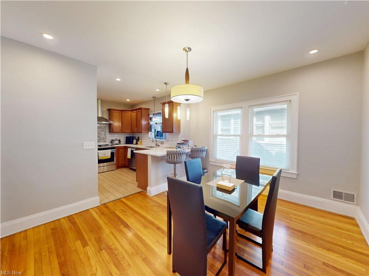 3423 Beechwood Ave unit UP – photo 5