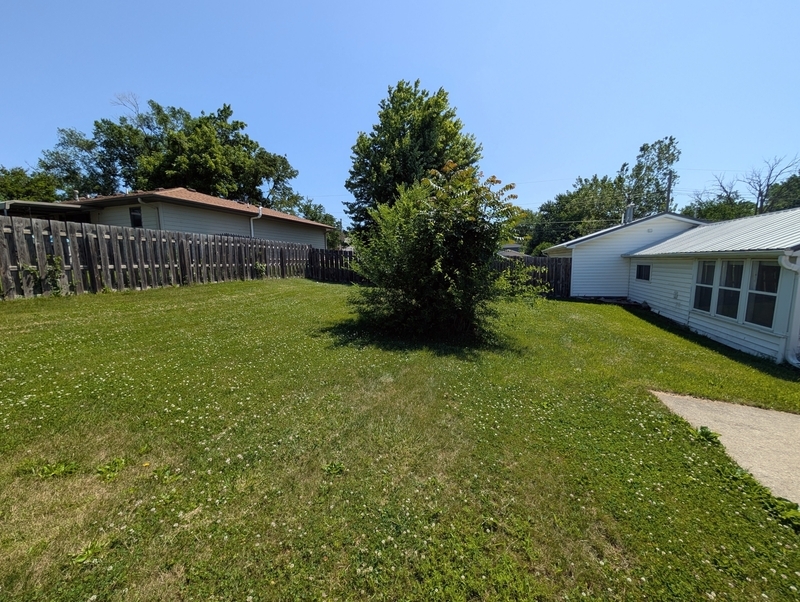 905 E 8th St S – photo 2