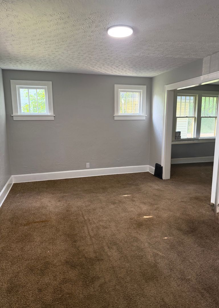 1658 Grace Ave NE – photo 5