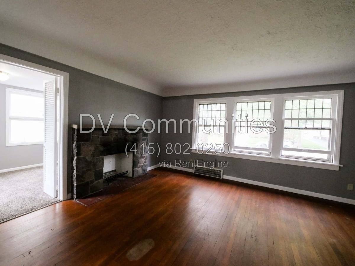 1504 Sherbrook Rd – photo 3