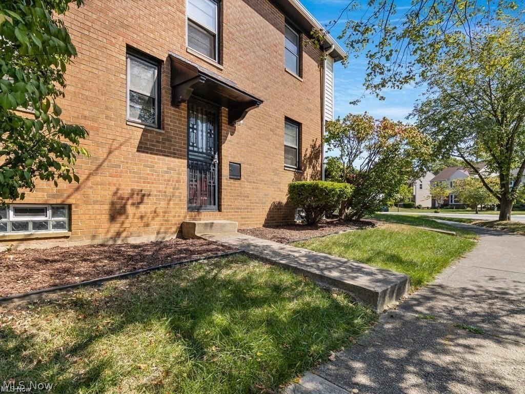 2348 Saybrook Rd – photo 3
