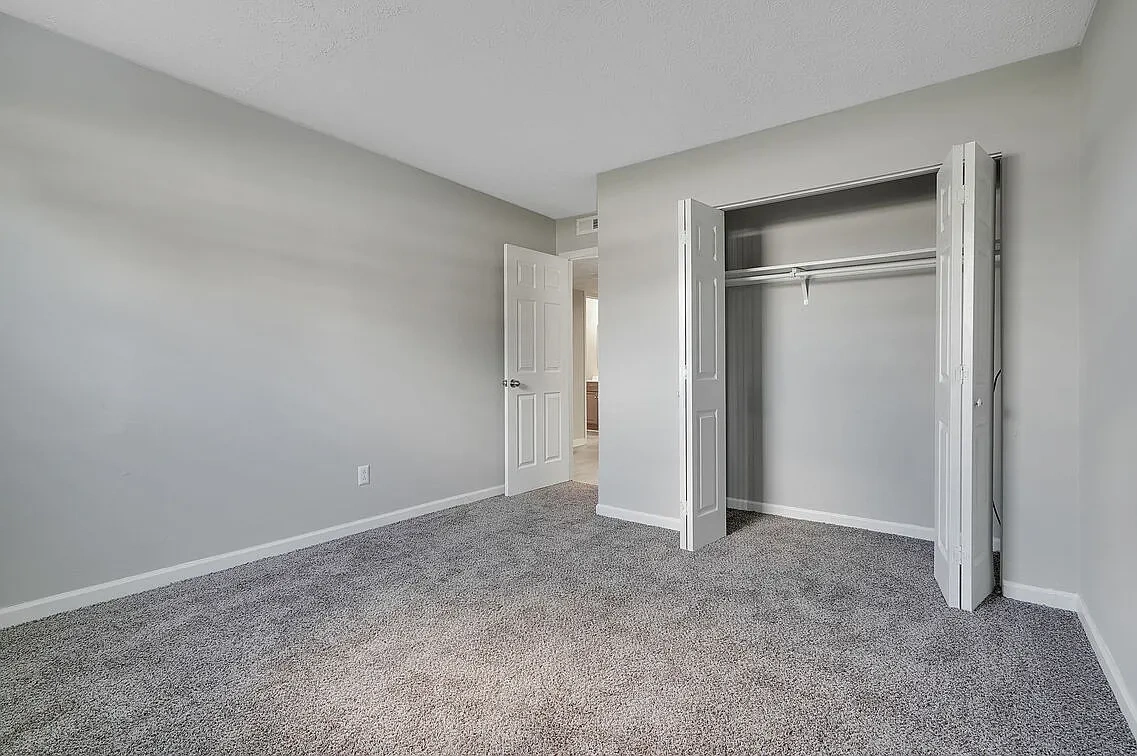 Springhurst East Apartments – photo 1