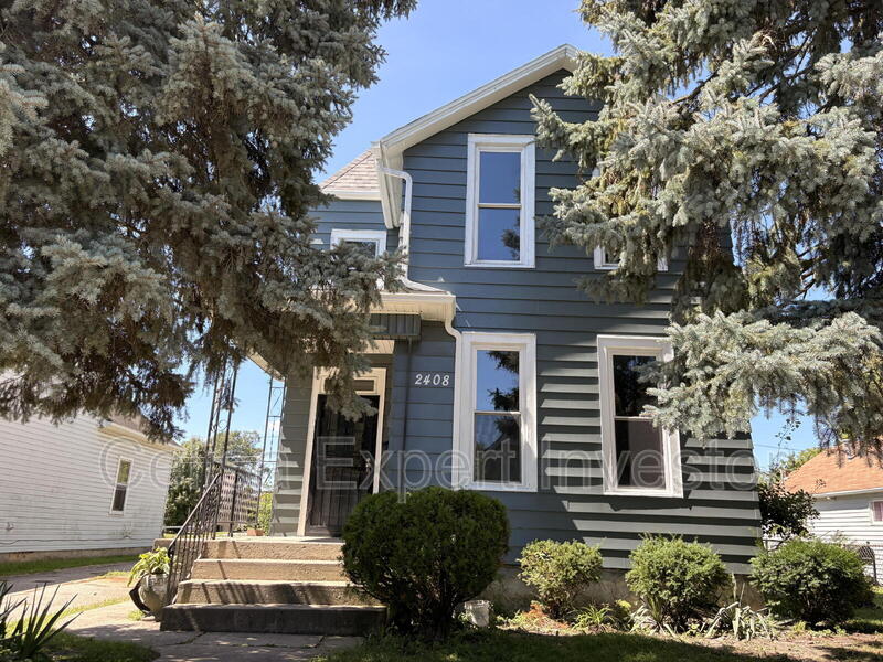 2408 Smith St – photo 1