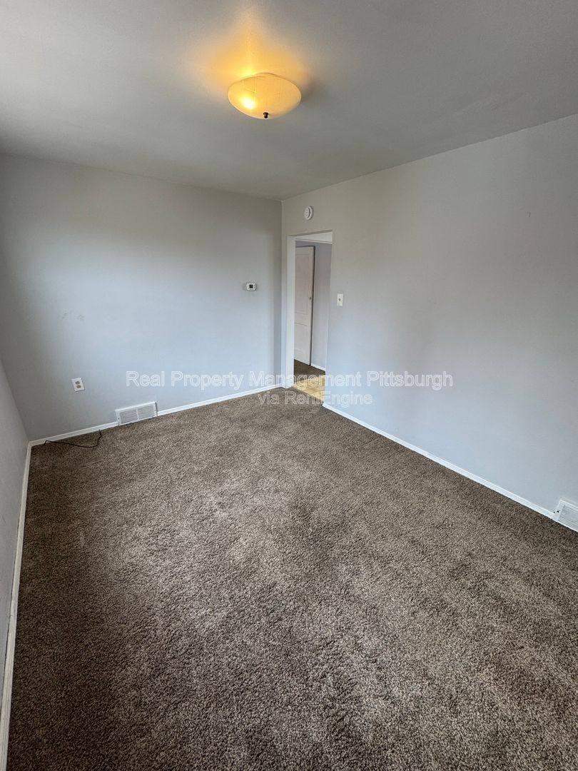 627 5th Ave – photo 4