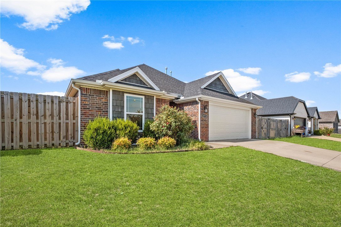 4371 W Barhem Dr – photo 2