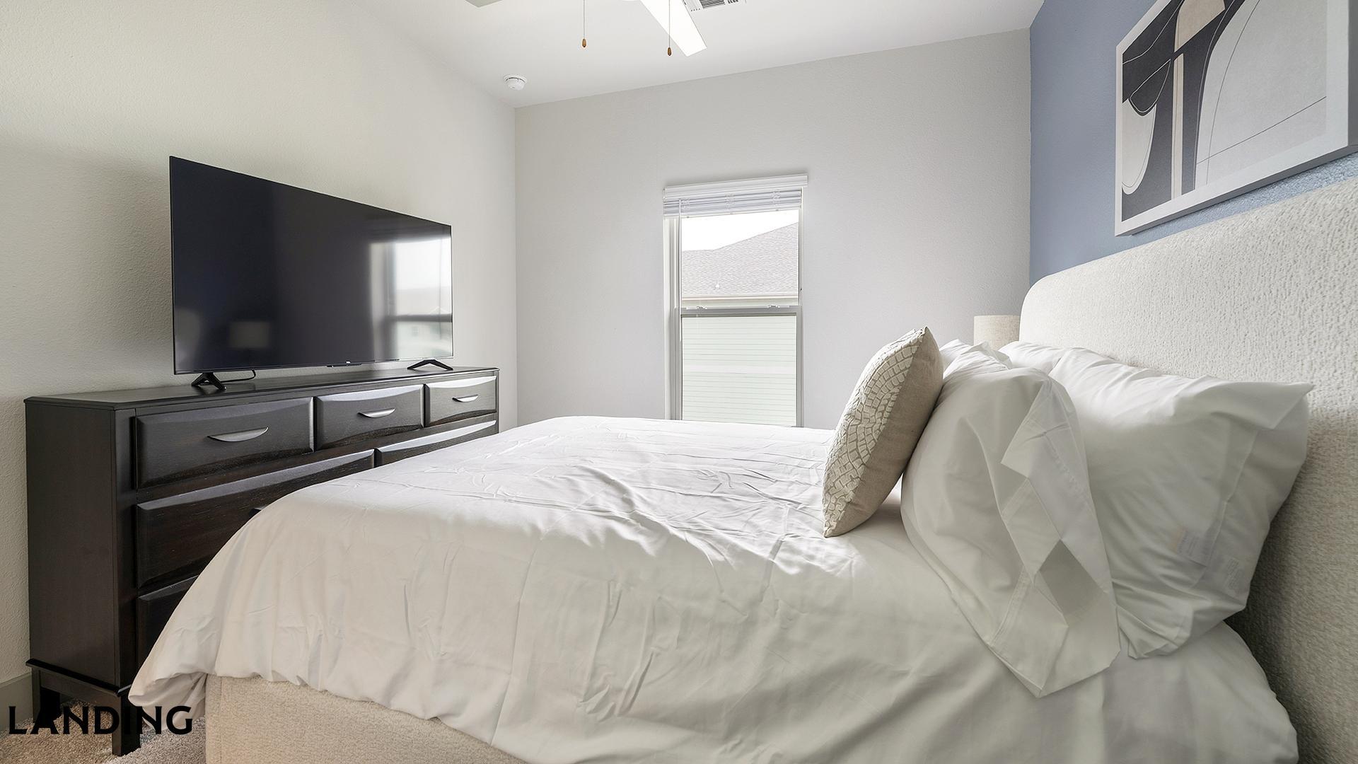 2400 FM2165 unit 5302 – photo 3