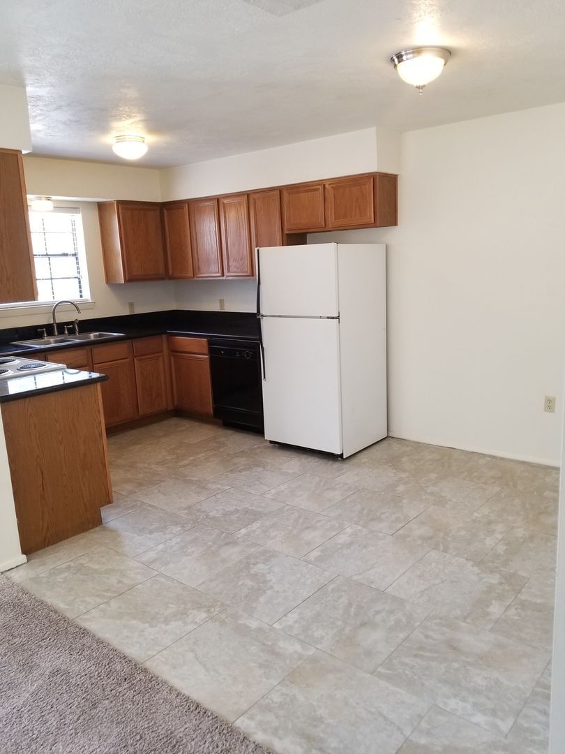 1808 Woodsman Dr – photo 2