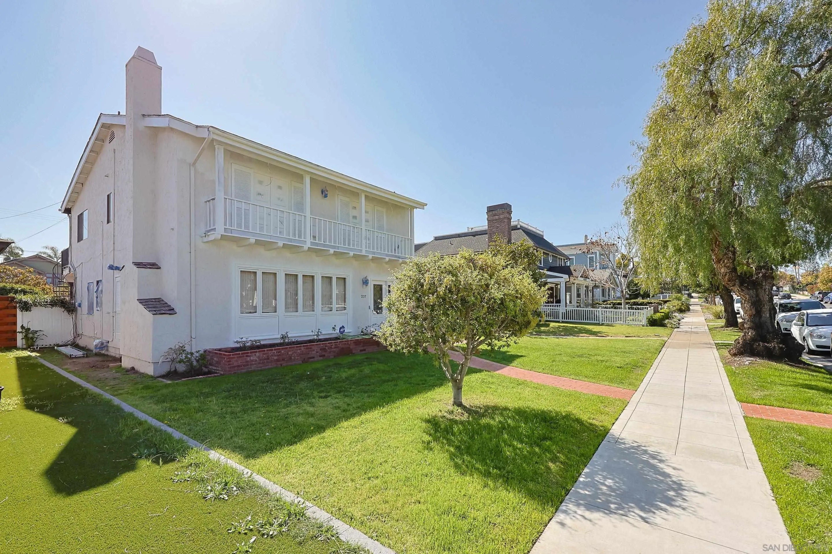 237 E Ave – photo 4