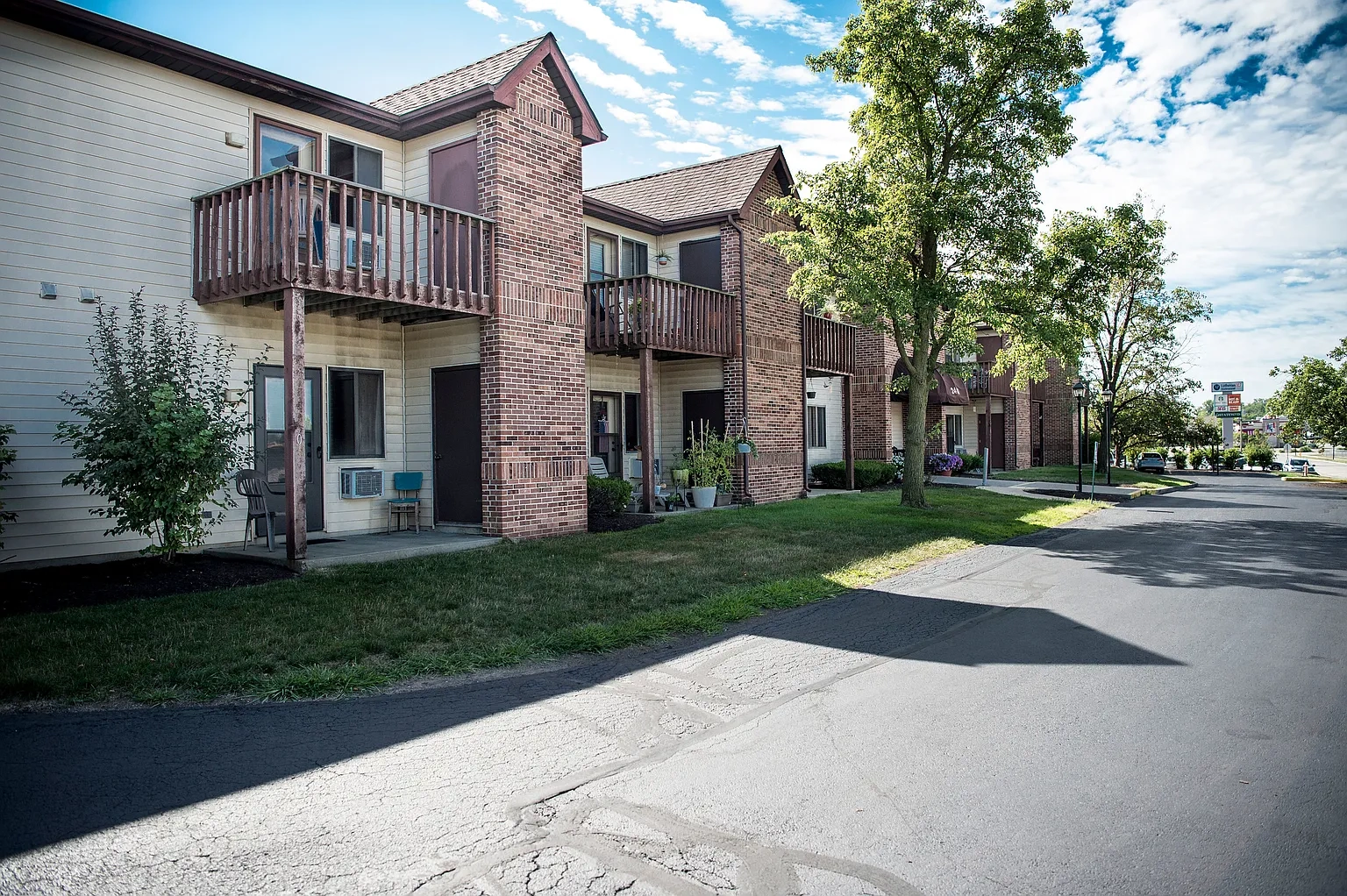 Brentwood Park Apartments – photo 3