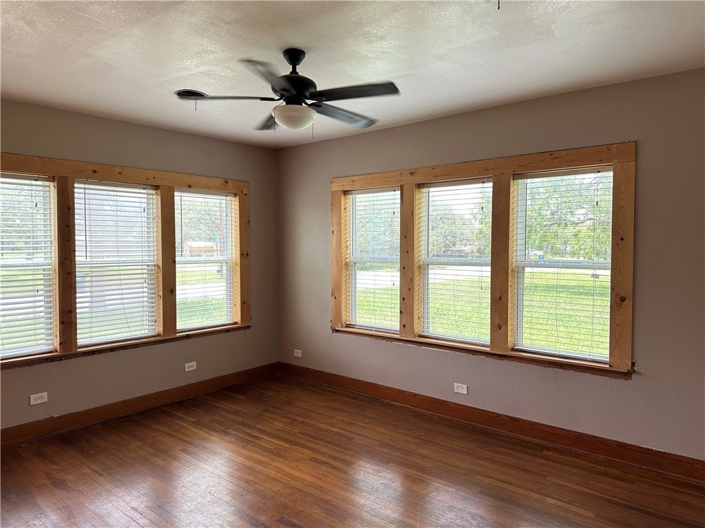 1005 E Fulton St – photo 3